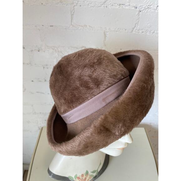 vintage 1960s fuzzy taupe wide brim hat jean arlett tuned up asymmetrical mod - Picture 6 of 7